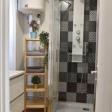 Au 36 Avec Parking Prive Apartamento